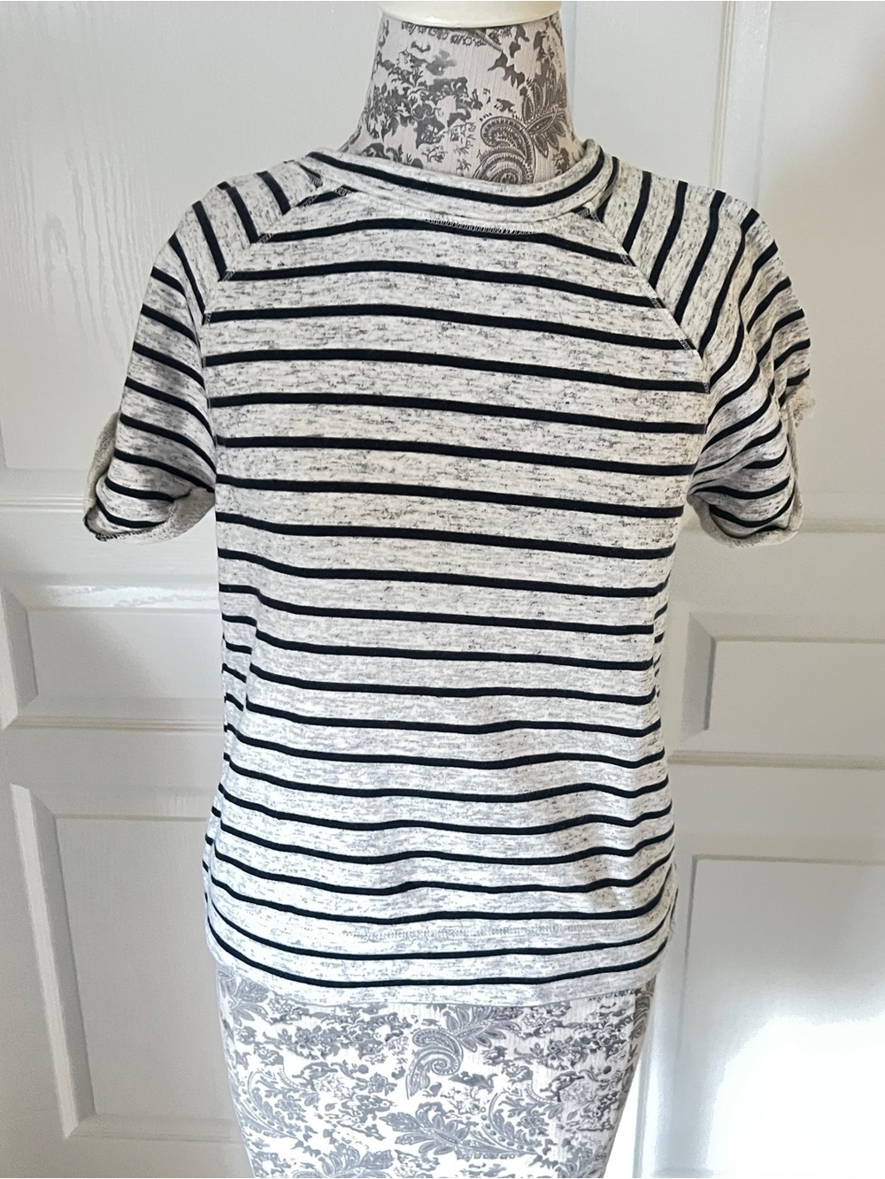 Abercrombie & Fitch Navy and White Striped teenagers/Short Sleeve Tees - Picture 6 of 10